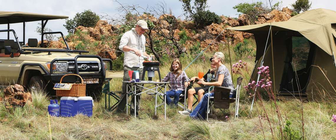 Entdecken Sie unsere große Grill-Auswahl, Campingartikel und Gartenmöbel!